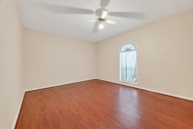 property at 1698 Creekside Dr