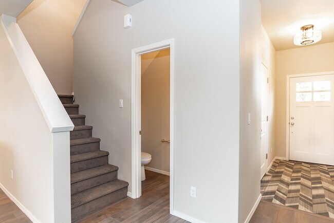 2382 NE 6th St in Bend, OR - Foto de edificio - Building Photo