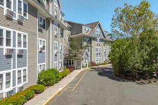 Huntington Place in Trumbull, CT - Building Photo