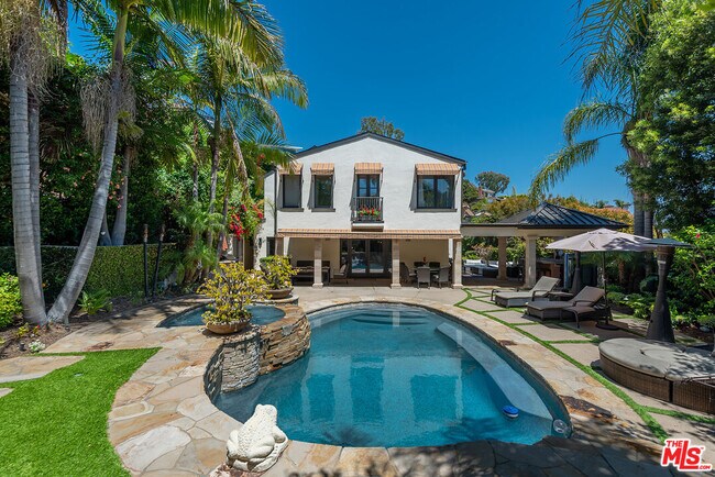 1357 Miller Dr in Los Angeles, CA - Building Photo - Building Photo