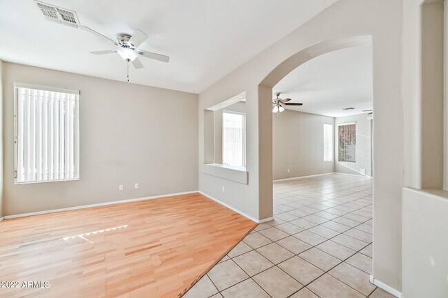6222 W Wickieup Ln in Glendale, AZ - Building Photo - Building Photo