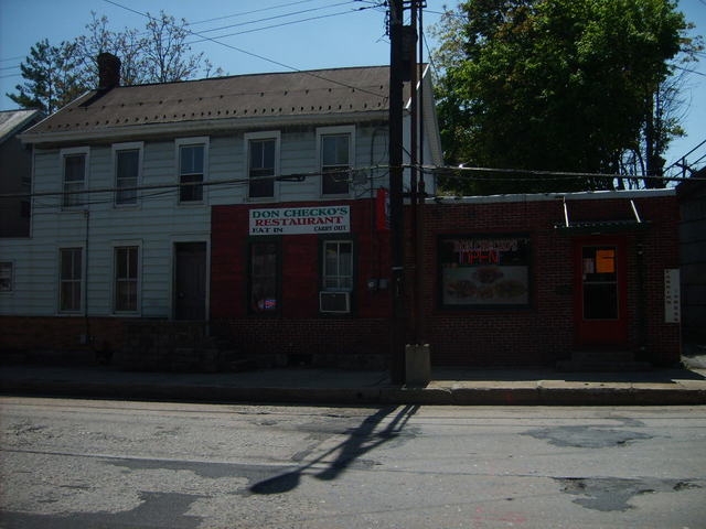 370-372 Lincoln Way E in Chambersburg, PA - Building Photo