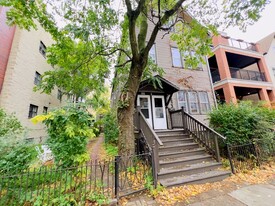 2623 N Southport Ave, Unit 1F Apartments