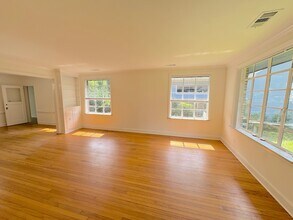 610 E 56th St in Savannah, GA - Building Photo - Building Photo