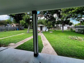 429 Green St in Rockdale, TX - Foto de edificio - Building Photo