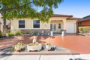 14756 NW 88th Ave in Hialeah, FL - Building Photo