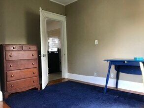 19 Stanley Ave, Unit 2 in Medford, MA - Foto de edificio - Building Photo