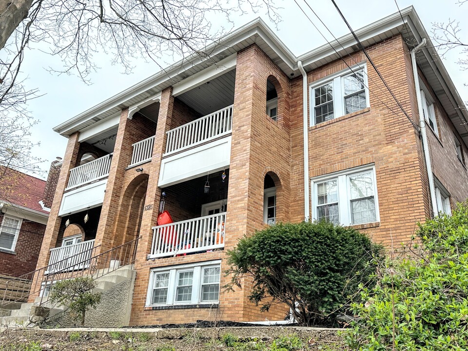 1326 Arkansas Ave in Dormont, PA - Building Photo