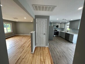 36 Western Ln in Amherst, MA - Building Photo - Building Photo