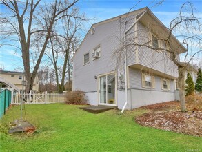 10 Hillside Terrace-Unit -380 in Monroe, NY - Building Photo - Building Photo