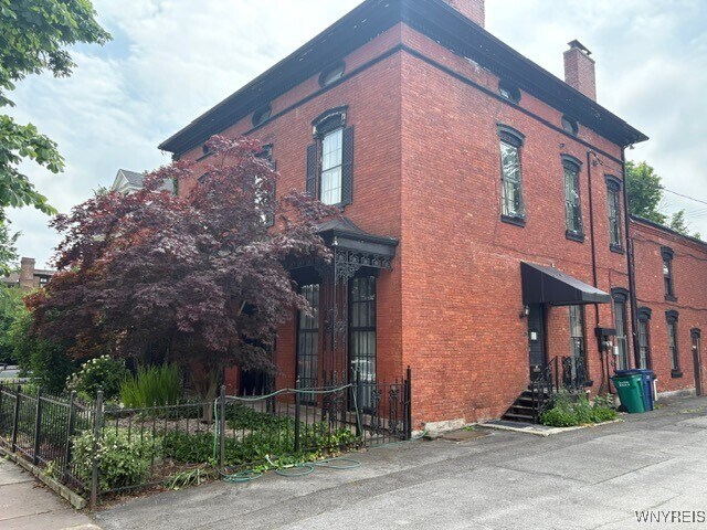 property at 522 Franklin St
