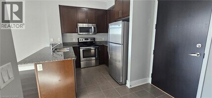 144 Park St in Waterloo, ON - Building Photo - Building Photo