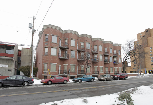 Time Square Apartments in Madison, WI - Foto de edificio - Building Photo