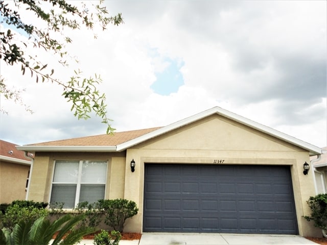 11347 Cocoa Beach Dr in Riverview, FL - Building Photo