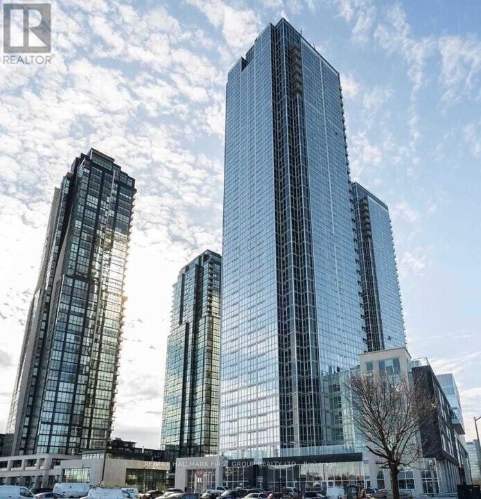 1909-2908 HIGHWAY 7 in Vaughan, ON - Building Photo