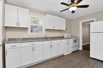 1011 Lomond Ave in Charlotte, NC - Building Photo - Building Photo