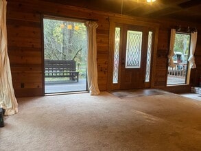 72659 E Village Loop Rd in Rhododendron, OR - Building Photo - Building Photo