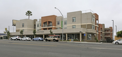 Ouchi Courtyards in San Diego, CA - Building Photo - Building Photo