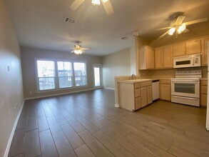 15433 Seamount Cay Ct in Corpus Christi, TX - Building Photo - Building Photo