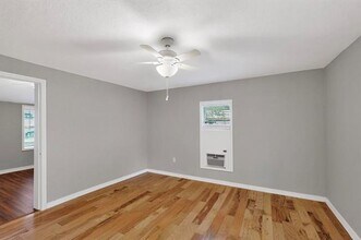 315 E Maple St in Whitewright, TX - Building Photo - Building Photo