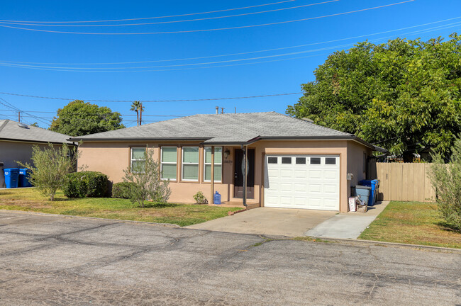 10620-10645 Lynrose St in Temple City, CA - Building Photo - Building Photo