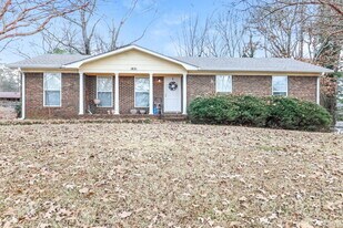 1831 Mara Dr NE in Center Point, AL - Building Photo
