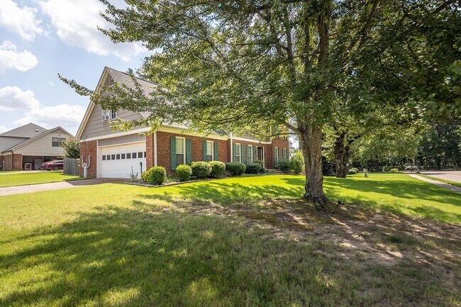 7839 Farindon Dr in Germantown, TN - Building Photo - Building Photo