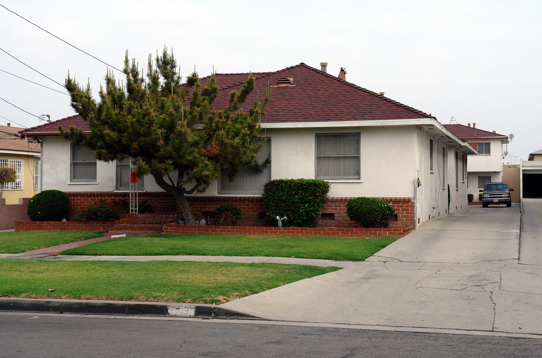 313 Stepney St in Inglewood, CA - Building Photo