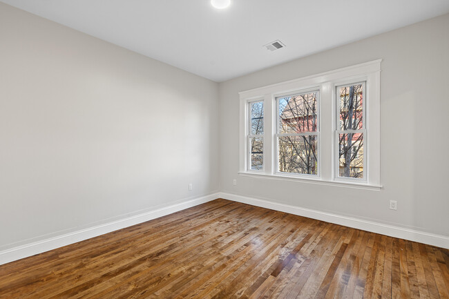 12 Woodford St in Worcester, MA - Building Photo - Building Photo