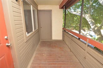 10263 Gandy Blvd N in St. Petersburg, FL - Foto de edificio - Building Photo