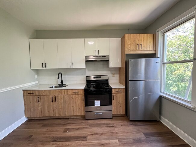84 Winfield Ave, Unit 2