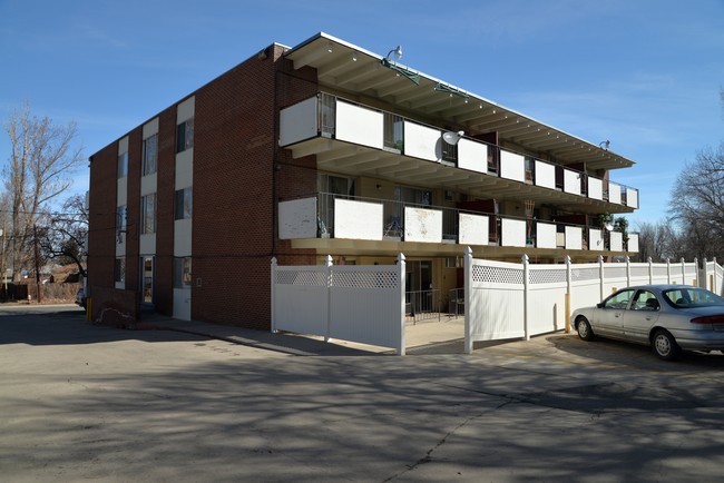 Sunset Plaza in Longmont, CO - Building Photo - Building Photo