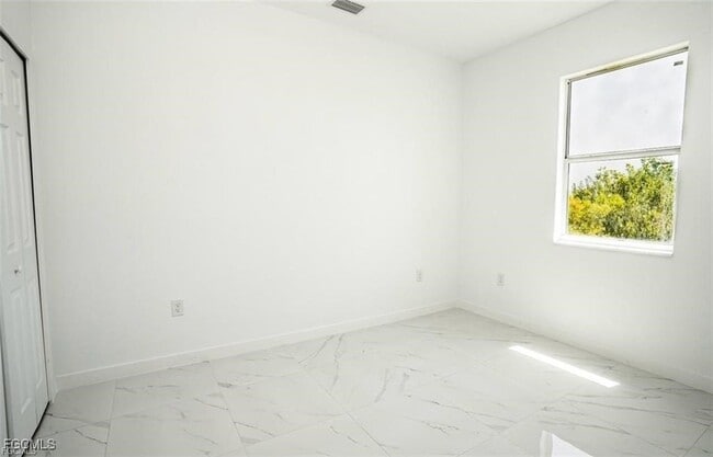 property at 2425 Mansfield Ave S