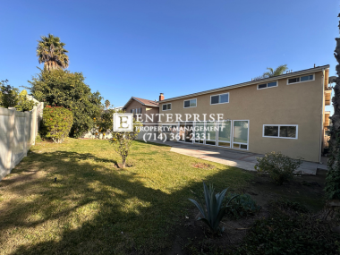 23421 Devonshire Dr in Lake Forest, CA - Foto de edificio - Building Photo