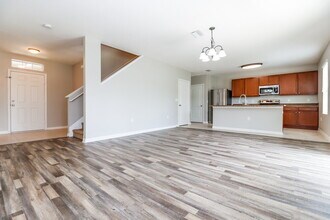 14489 Finsbury Dr in Spring Hill, FL - Building Photo - Building Photo