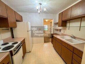 618 S Edmunds St in Mitchell, SD - Building Photo - Building Photo