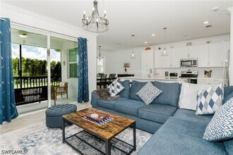 6034 National Blvd, Unit 542 in Ave Maria, FL - Foto de edificio - Building Photo