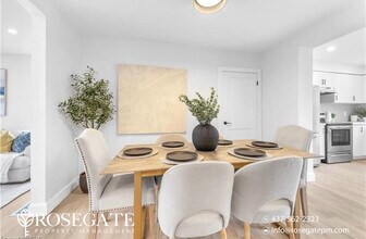 Charming 3-Bedroom Detached Home with Backyard & 3 Parking Spots – Pet Friendly – London in London, ON - Building Photo - Building Photo