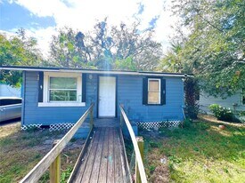 30 W Ella J Gilmore St in Apopka, FL - Building Photo