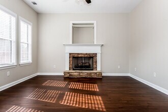 613 Brookwater Dr in Stockbridge, GA - Foto de edificio - Building Photo