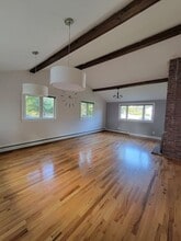 5 Greenleaf Cir in Framingham, MA - Foto de edificio - Building Photo
