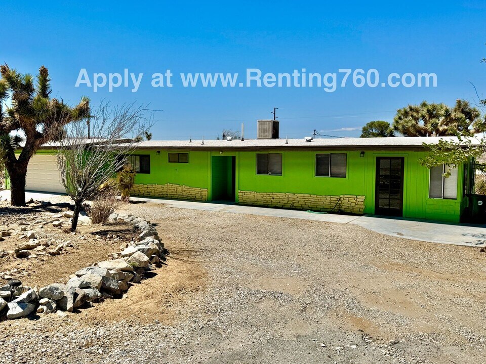 60690 Natoma Trail in Joshua Tree, CA - Foto de edificio