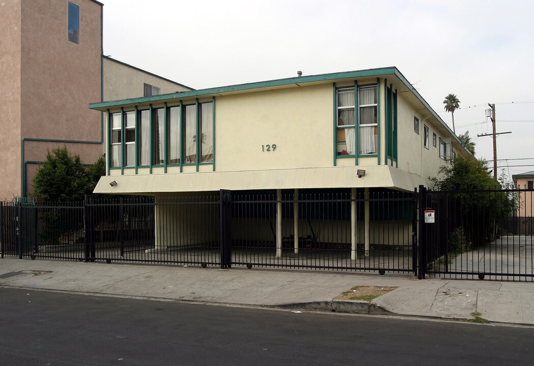 129 N Mariposa Ave in Los Angeles, CA - Building Photo