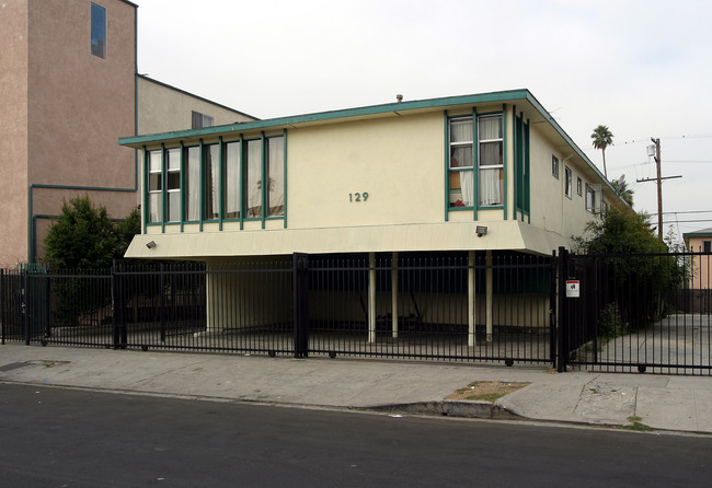 129 N Mariposa Ave