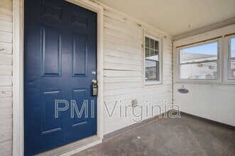 402 Heffelfinger St in Hampton, VA - Building Photo - Building Photo