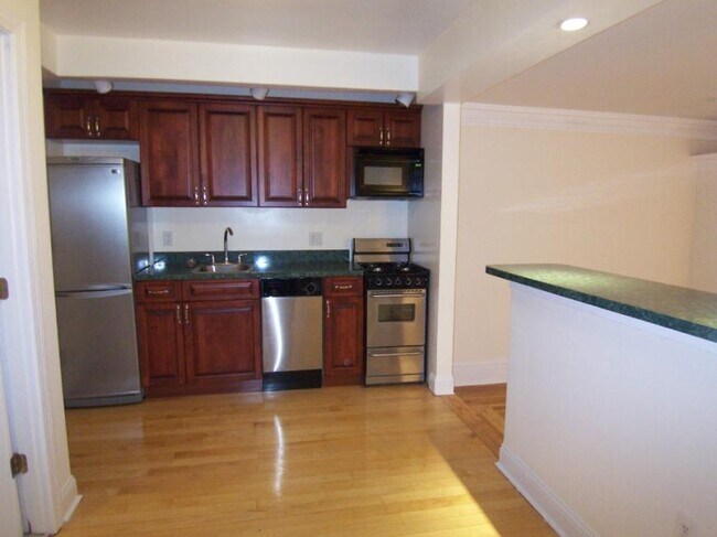 487 W End Ave in New York, NY - Building Photo - Building Photo