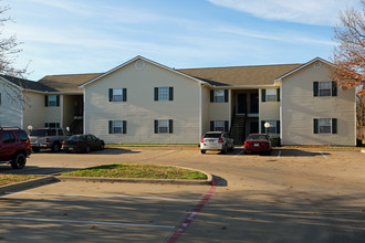 Shady Vista Apartments in Burleson, TX - Building Photo - Building Photo