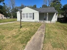 2640 Harrison Ave in Beaumont, TX - Building Photo