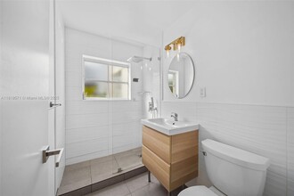 832 15th St, Unit 832 in Miami Beach, FL - Foto de edificio - Building Photo