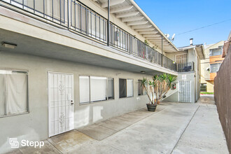 811 Gardenia Ave in Long Beach, CA - Building Photo - Building Photo